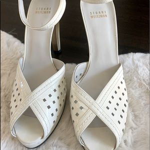Stuart Weitzman women’s shoes NWOT 5” heel 1” Platform ivory  with gold heel